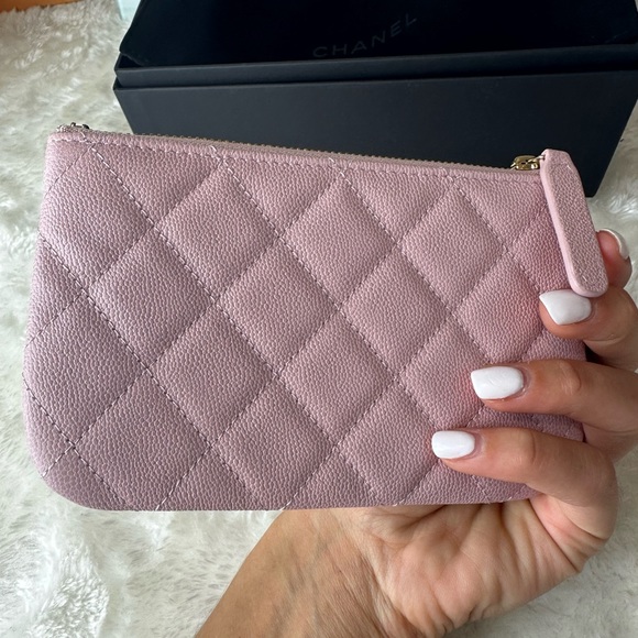 Chanel pouch - Picture 4 of 8